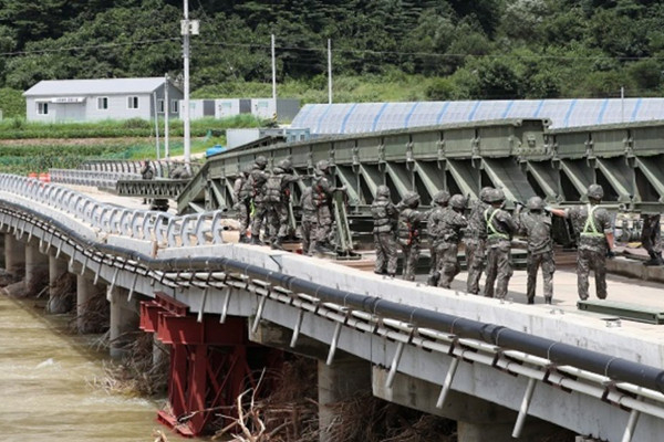 mga tulay ng militar